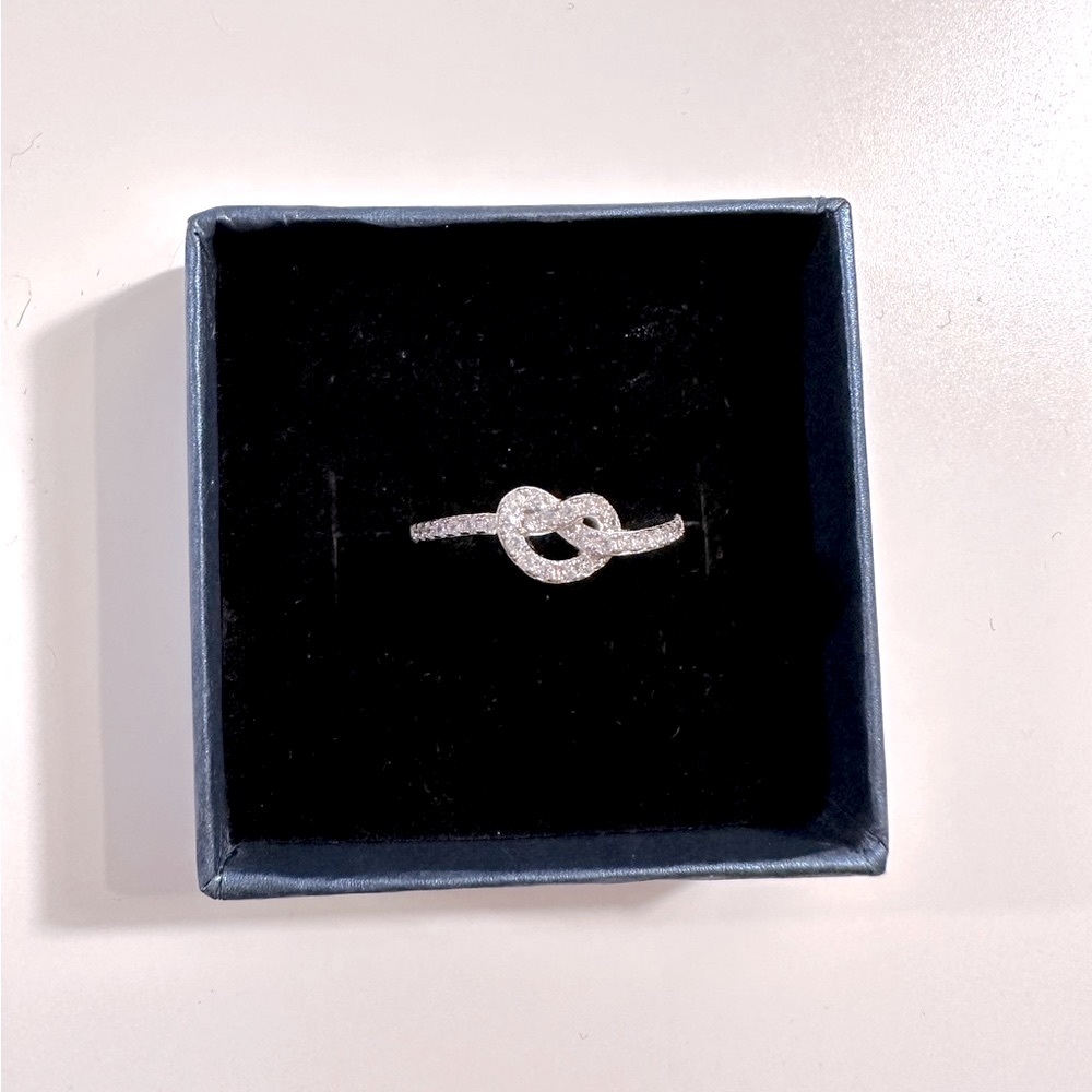 Love Knot Silver Ring - Size 7.5